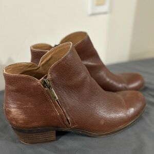 Lucky brand ankle boots - brown. Size 8. Scuffed